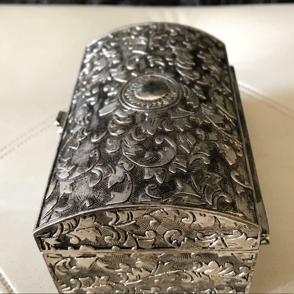 Silver single solid jewelry box - Picture 3 of 5